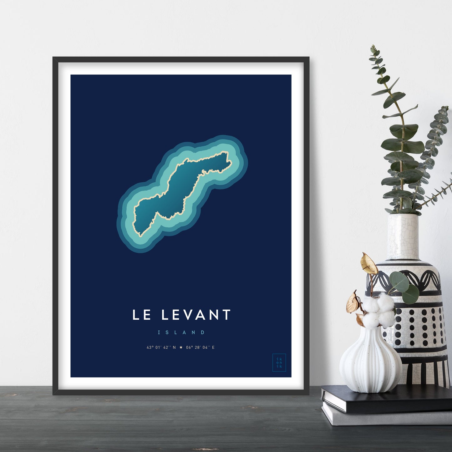 Poster déco de l'île du Levant vue du ciel. © ikonik