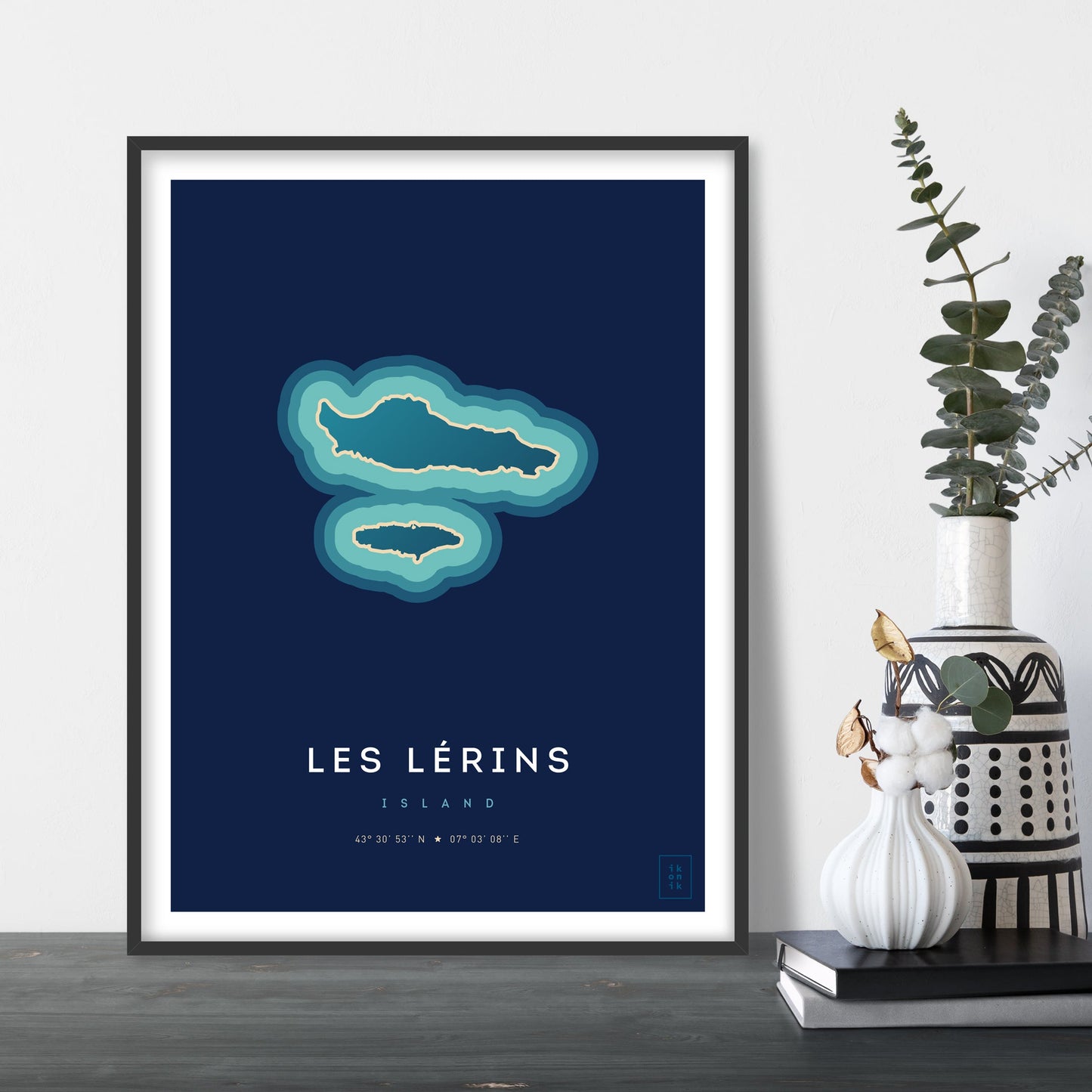 Poster déco des îles de Lérins vue du ciel. © ikonik