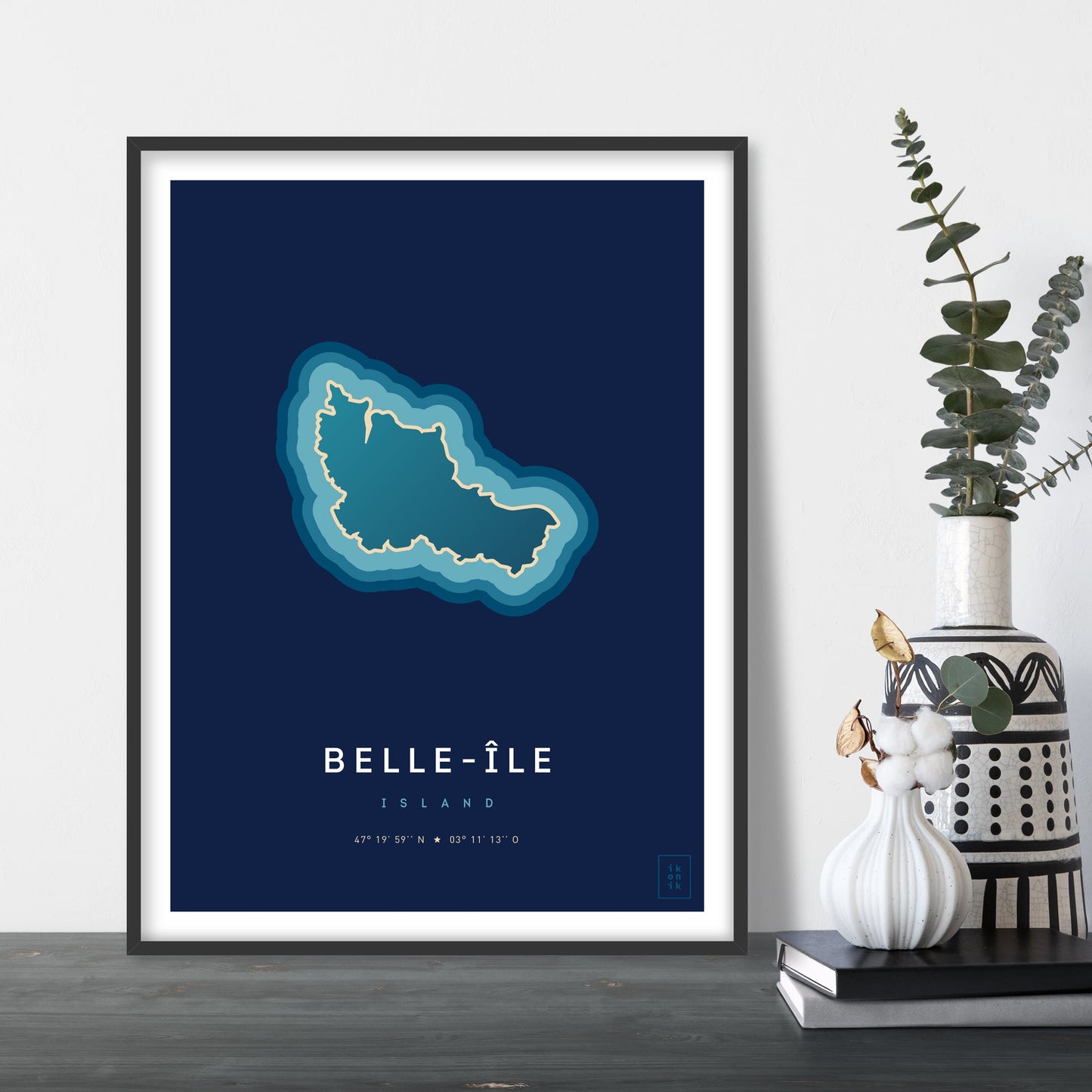 Affiche déco de Belle-Île-en-mer vue du ciel. © ikonik