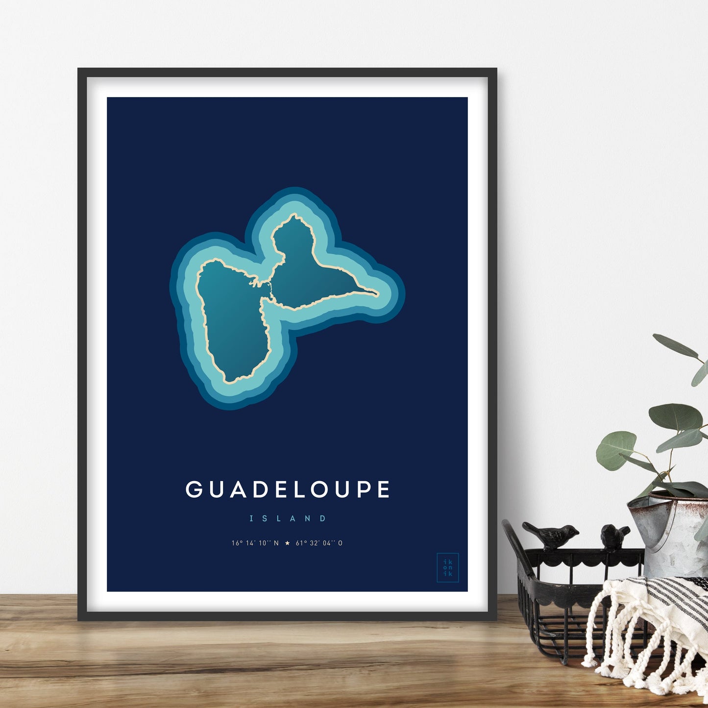 Poster déco de l'île de la Guadeloupe vue du ciel. © ikonik