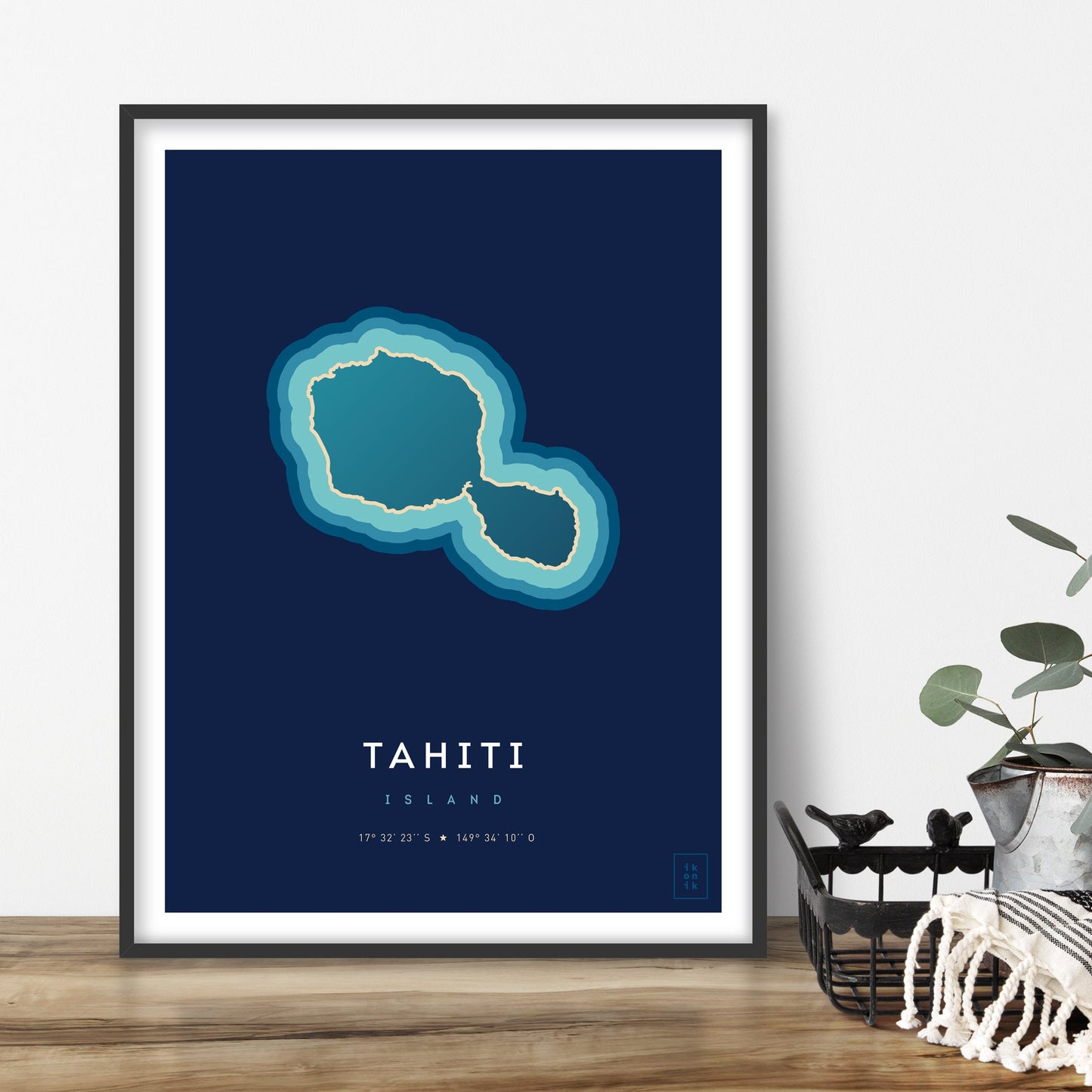 Poster déco de l'île de Tahiti vue du ciel. © ikonik