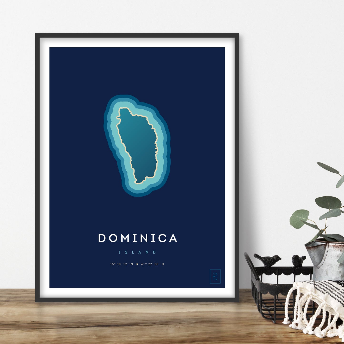 Poster déco de l'île de la Dominique vue du ciel. © ikonik