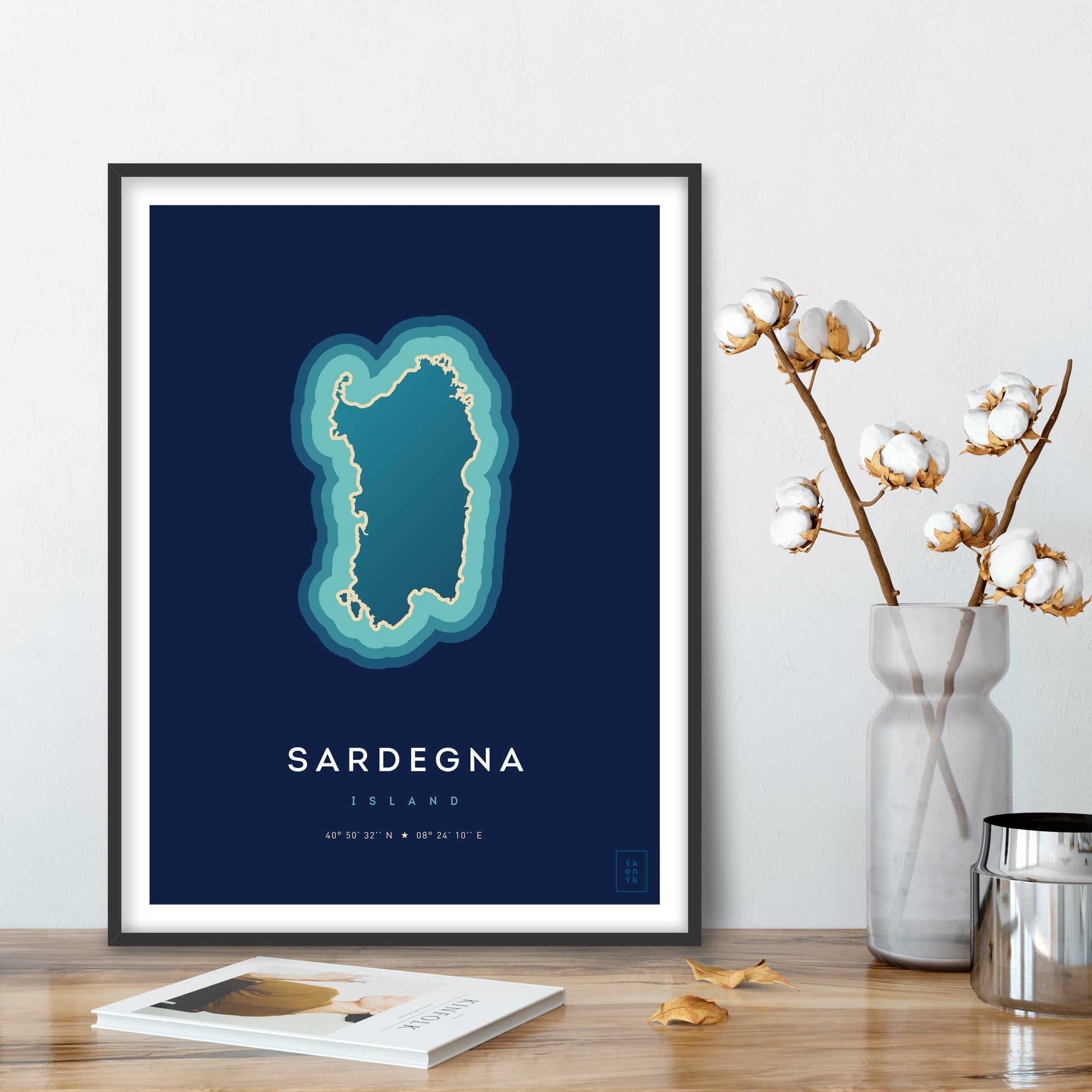 Poster déco de l'île de la Sardaigne vue du ciel. © ikonik