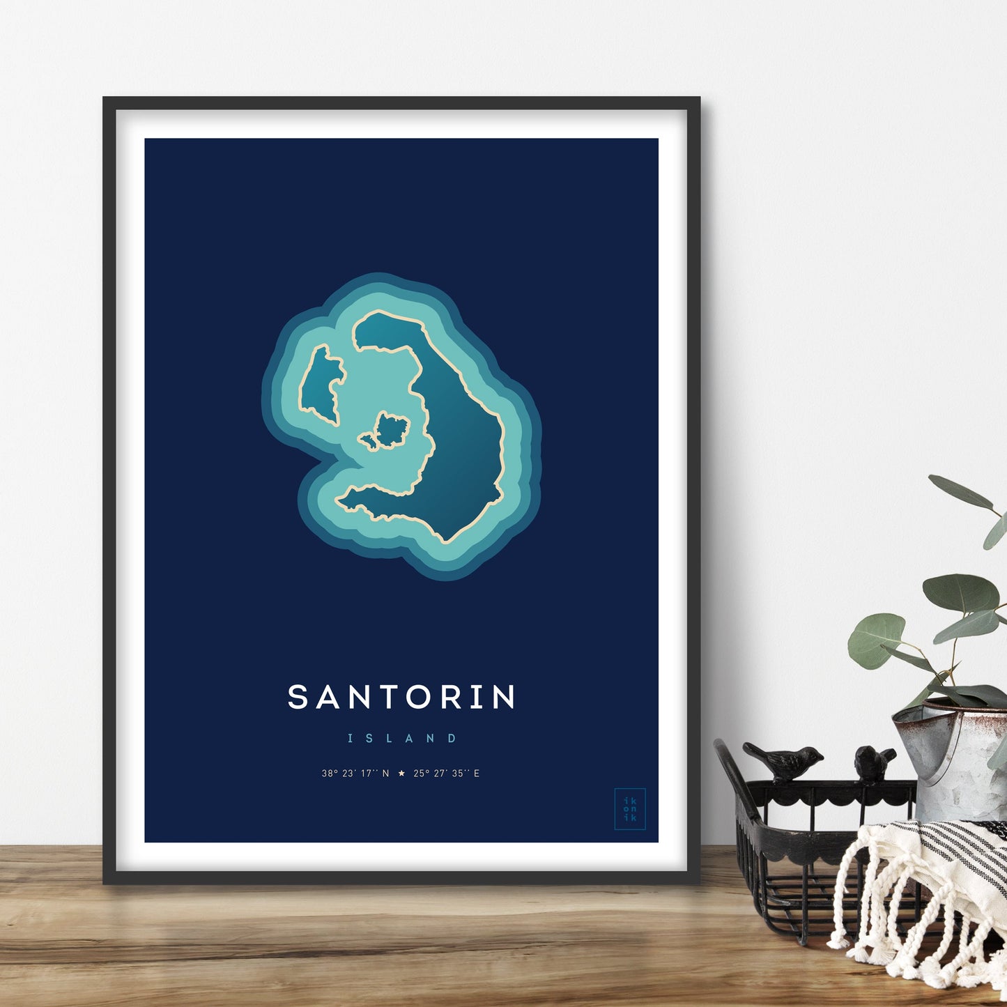 Poster déco de l'île de Santorin vue du ciel. © ikonik